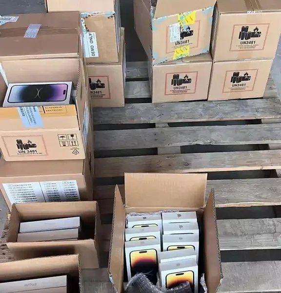 Lot new Apple iPhone 14, Pro, Pro Max mobile phones with warranty