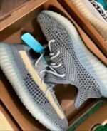 Yeezy shoes - Image 6